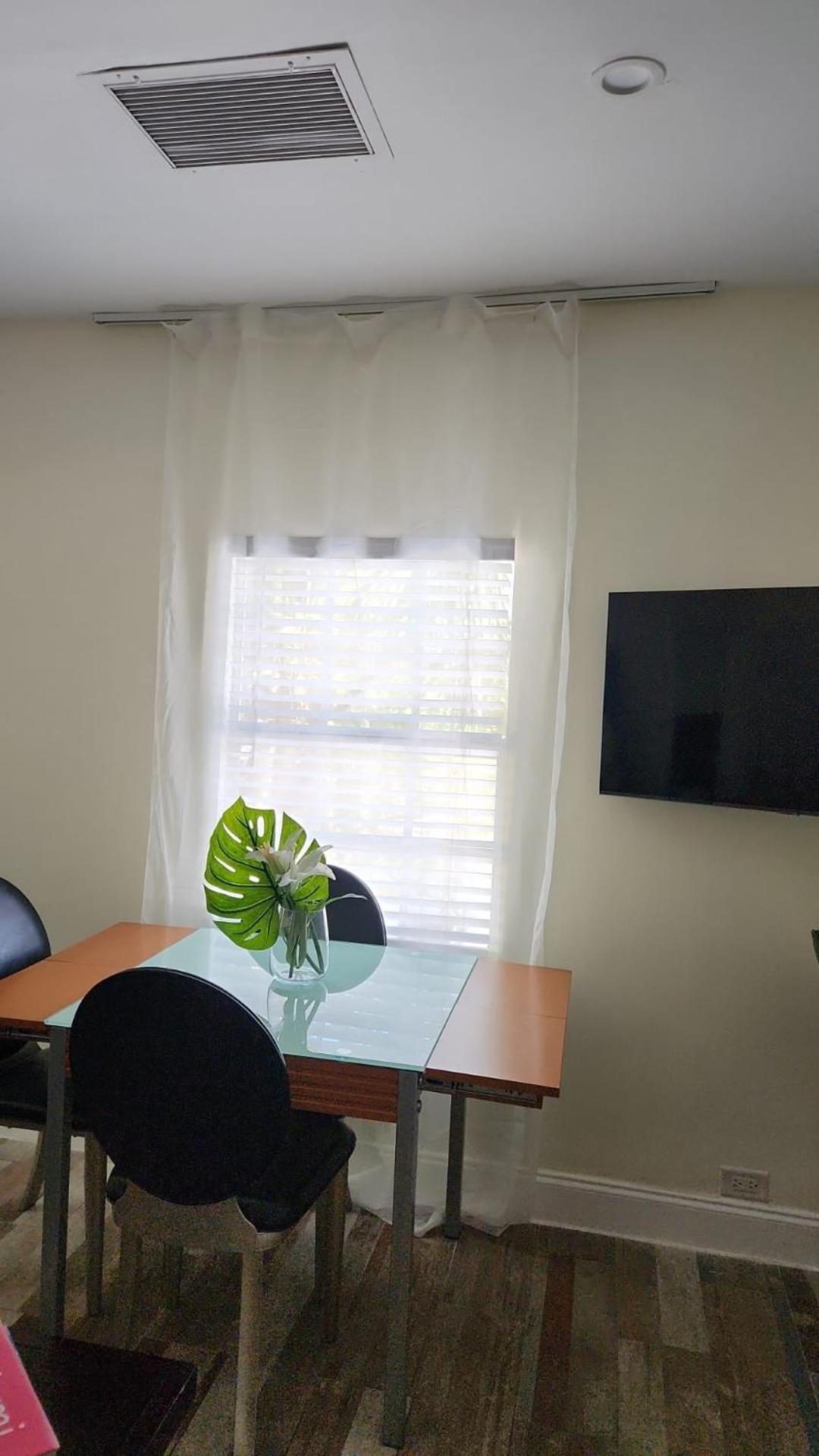 Private Rooms At Miami Centrally Located With Free Parking Exterior foto
