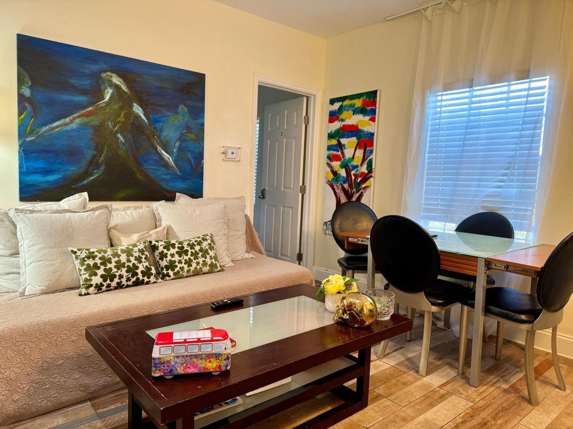 Private Rooms At Miami Centrally Located With Free Parking Exterior foto